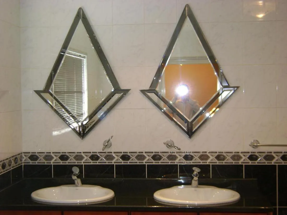 ** Guest house Room In Lodge - Savoy Lodge - Triple Room Cape Town South Africa