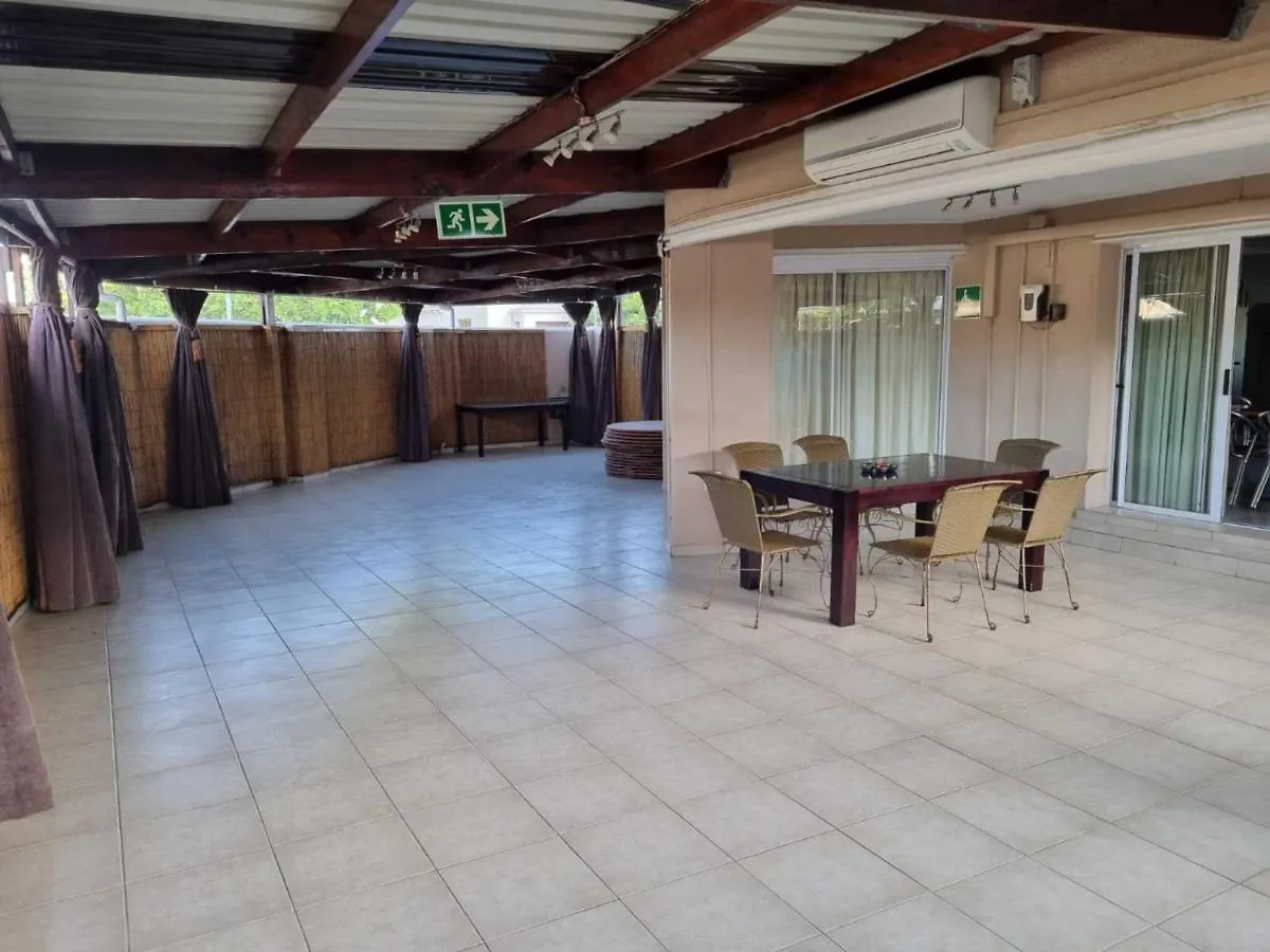 Room In Lodge - Savoy Lodge - Triple Room Cape Town 2*,  South Africa
